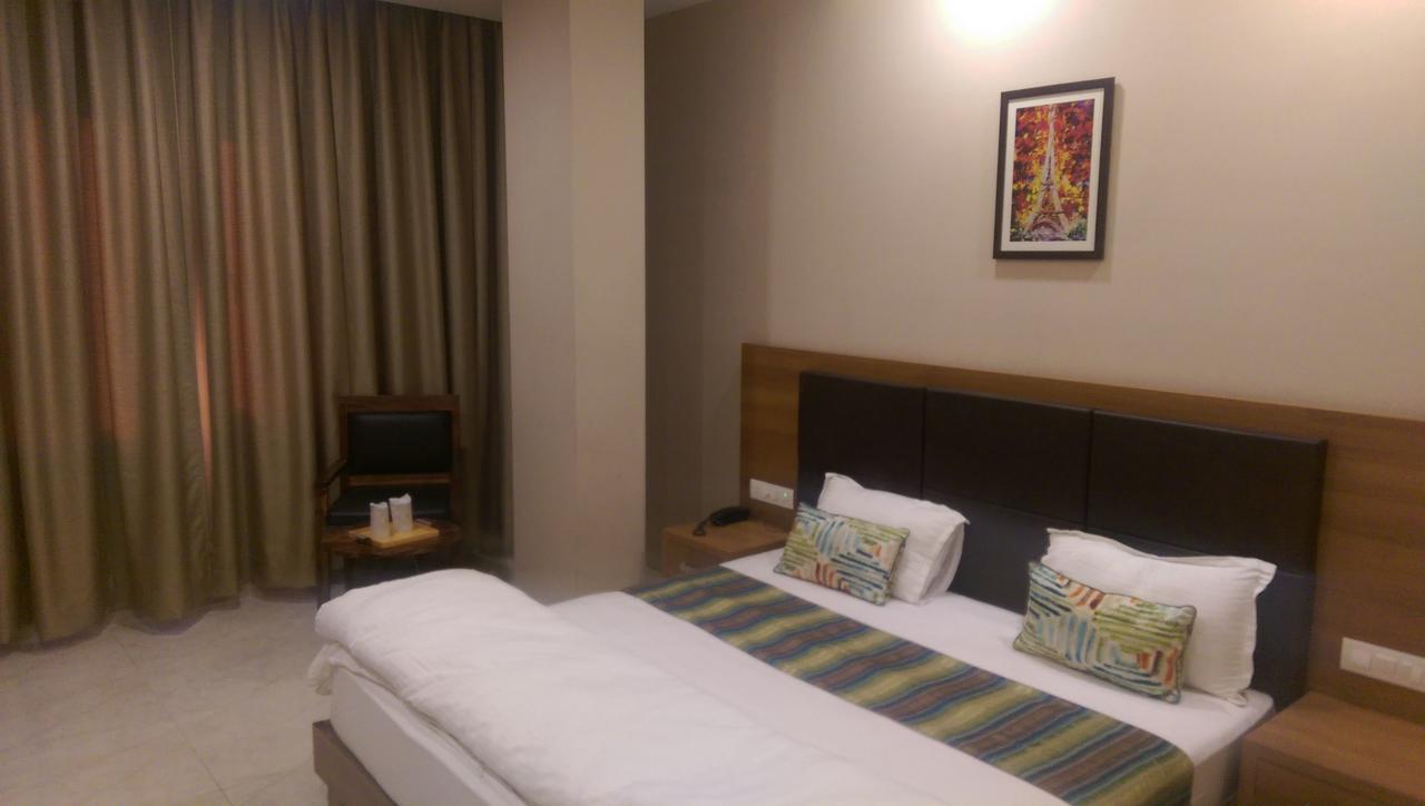 The Premier Hotel Kota  Extérieur photo