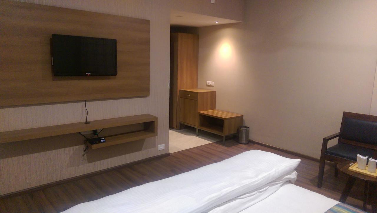 The Premier Hotel Kota  Extérieur photo