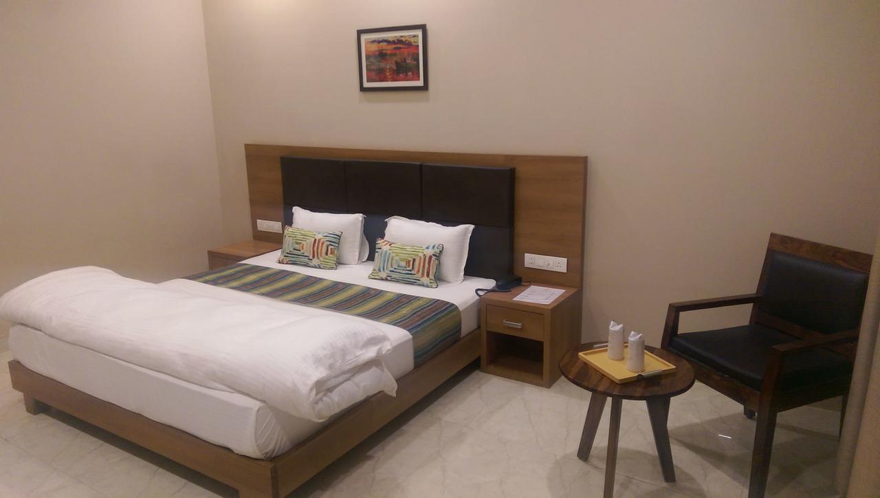 The Premier Hotel Kota  Extérieur photo